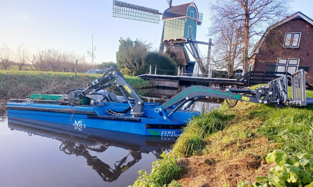 Elektrische maaiboot